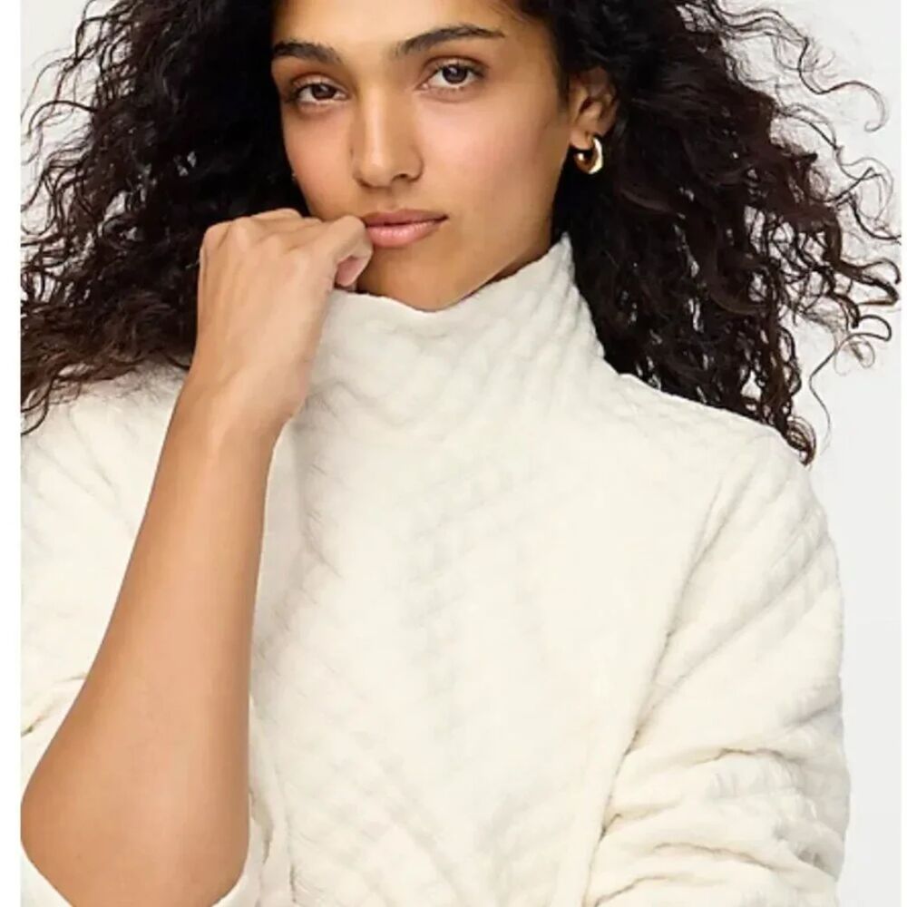 J.Crew Factory Quilted Mockneck Pullover Small White Minimalist Chic Sweatshirt